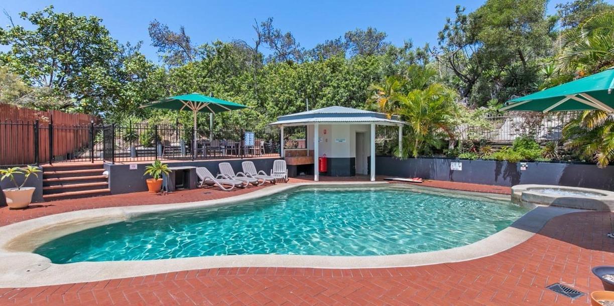 Whale Watch Ocean Beach Resort Point Lookout Bagian luar foto